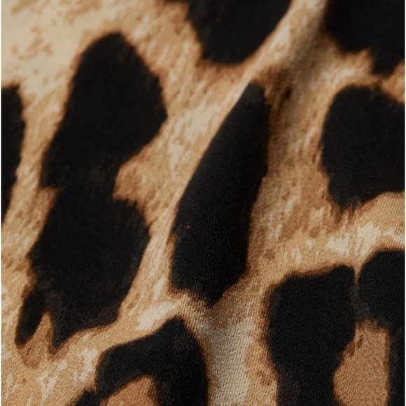 H&M asymmetric neck long sleeve top size M animal - Picture 4 of 5